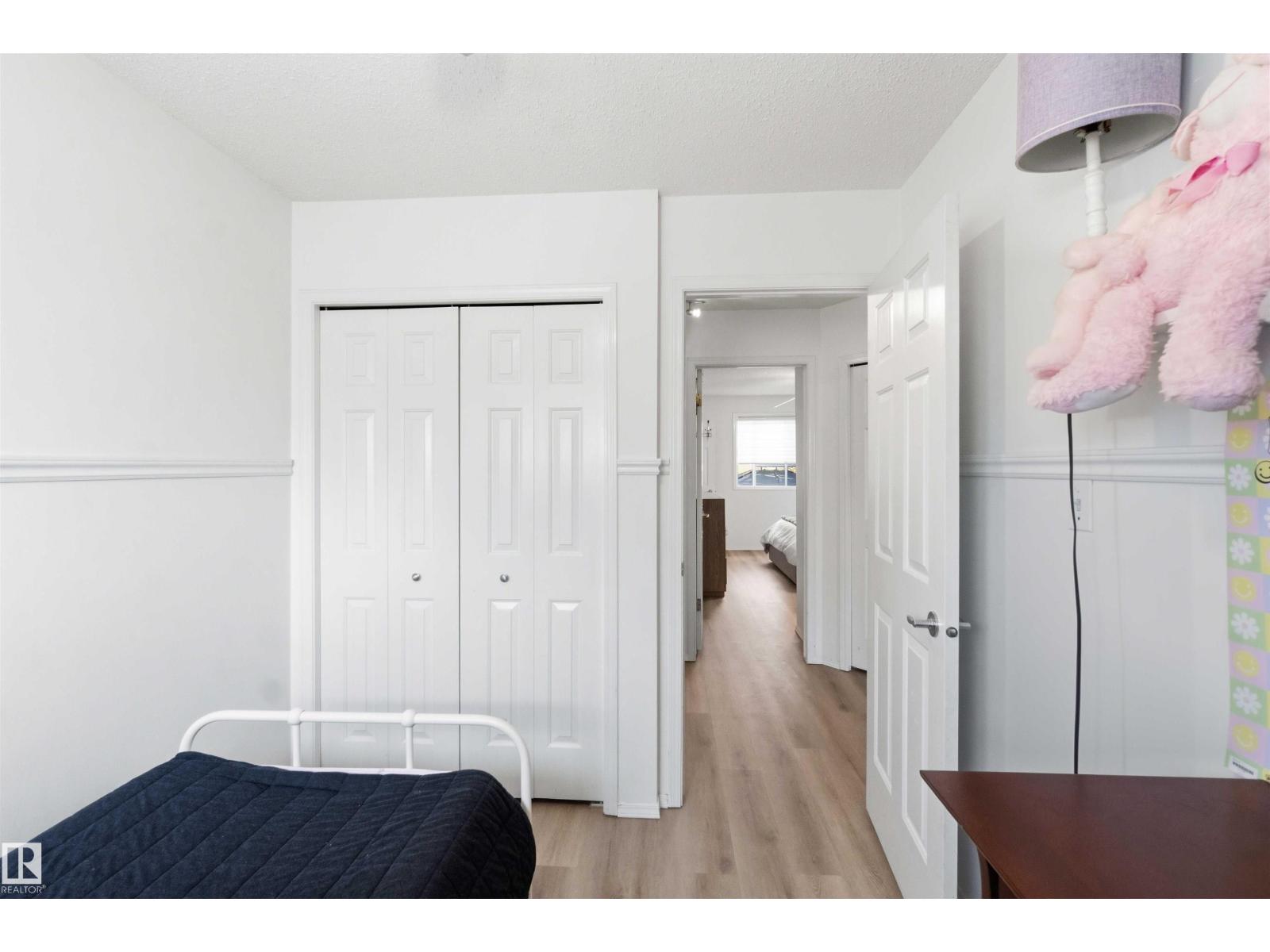 18808 72A AV NW - 28