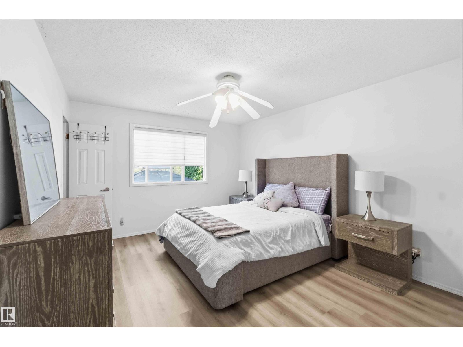 18808 72A AV NW - 32