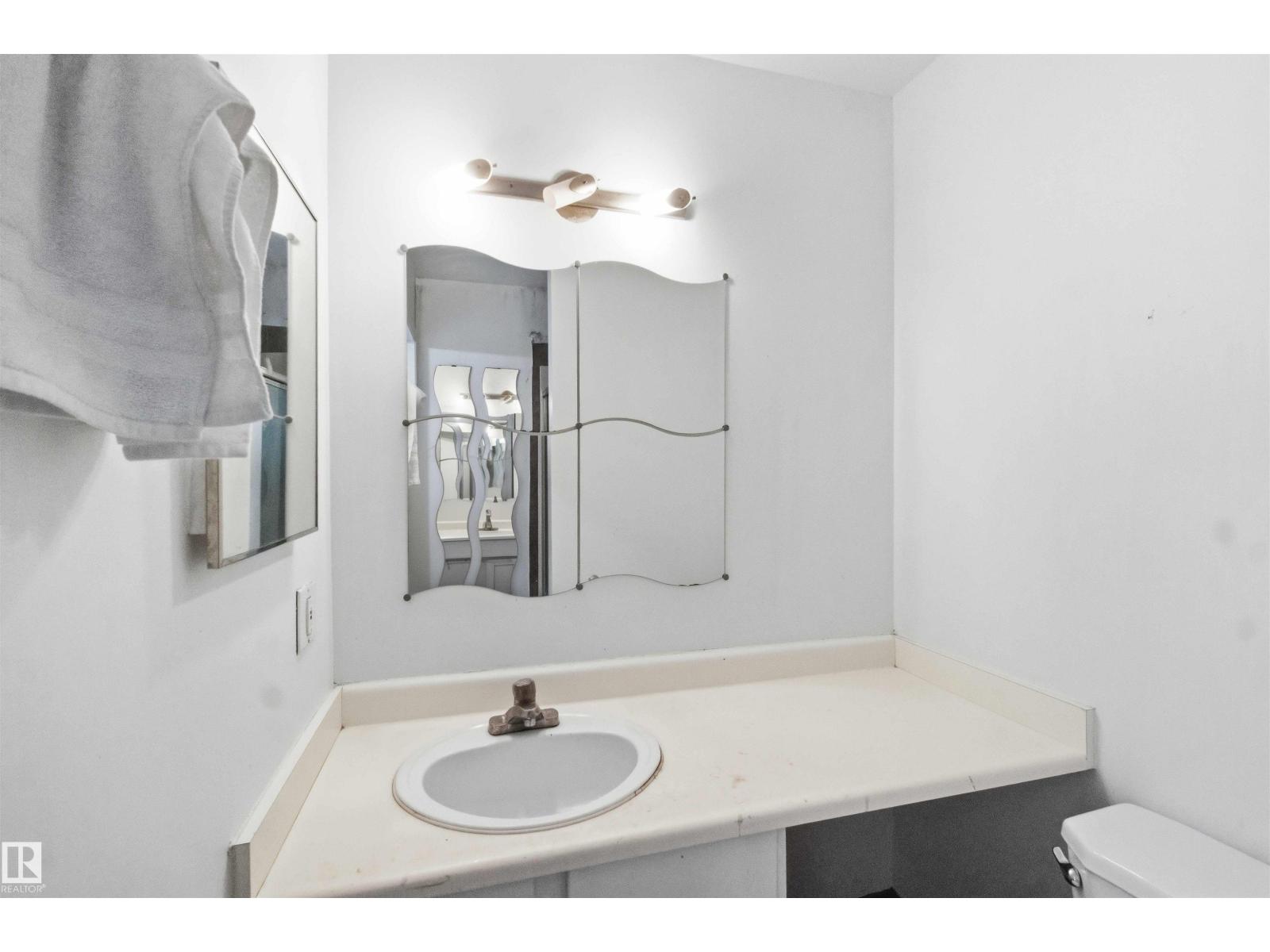 18808 72A AV NW - 36