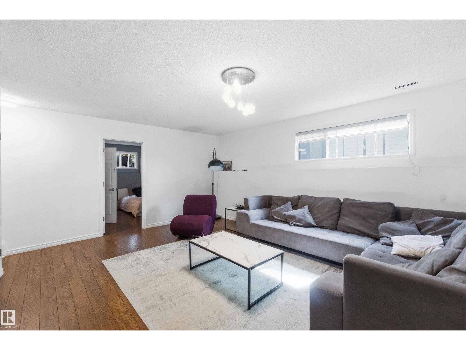 18808 72A AV NW - 40