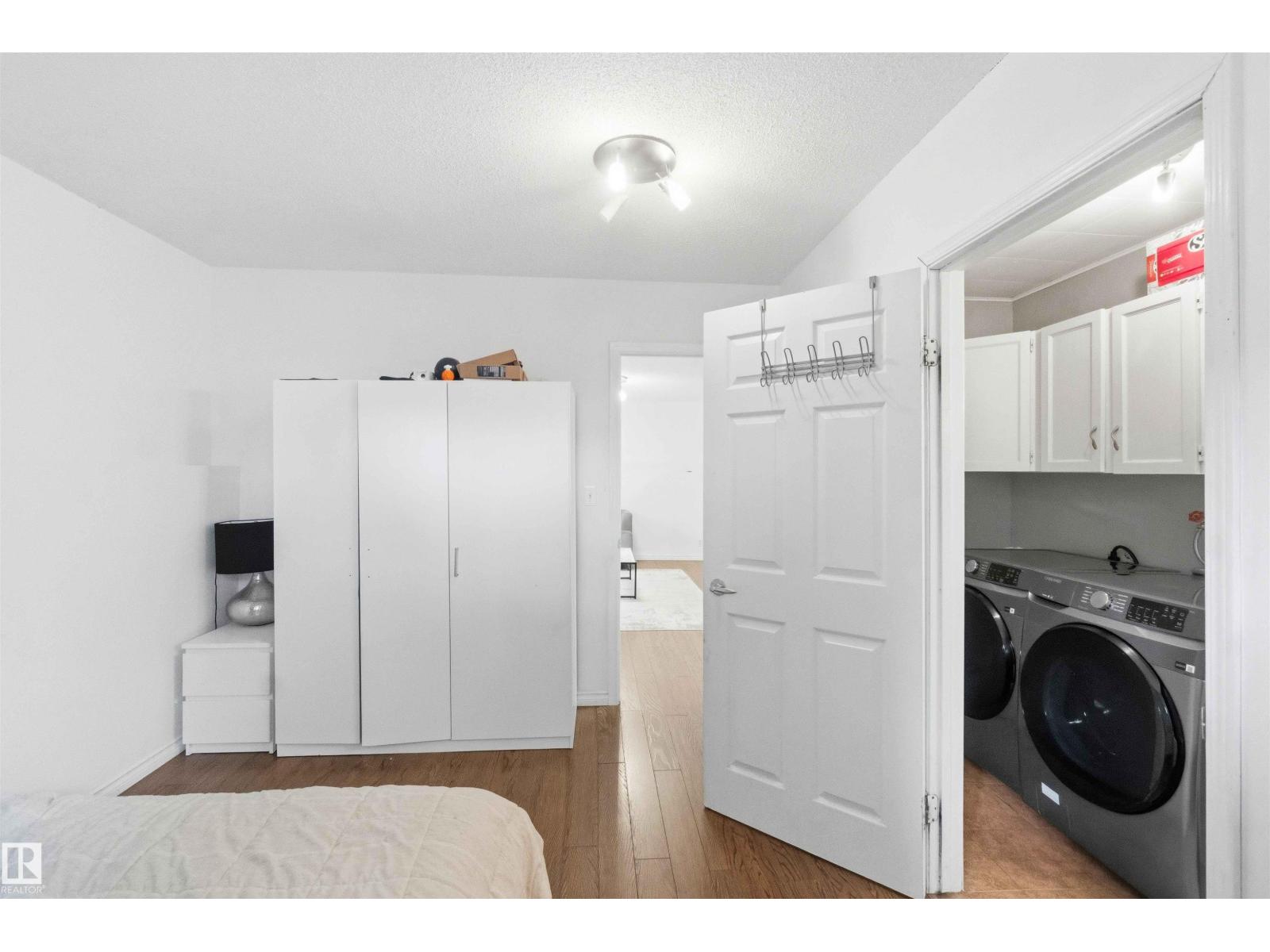18808 72A AV NW - 43