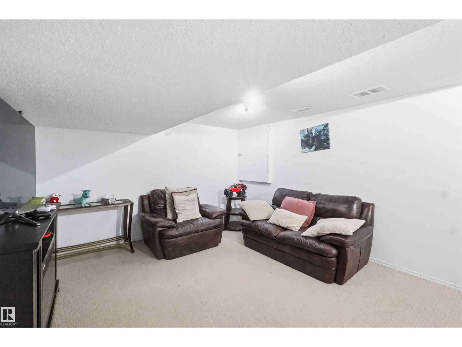 18808 72A AV NW - 49