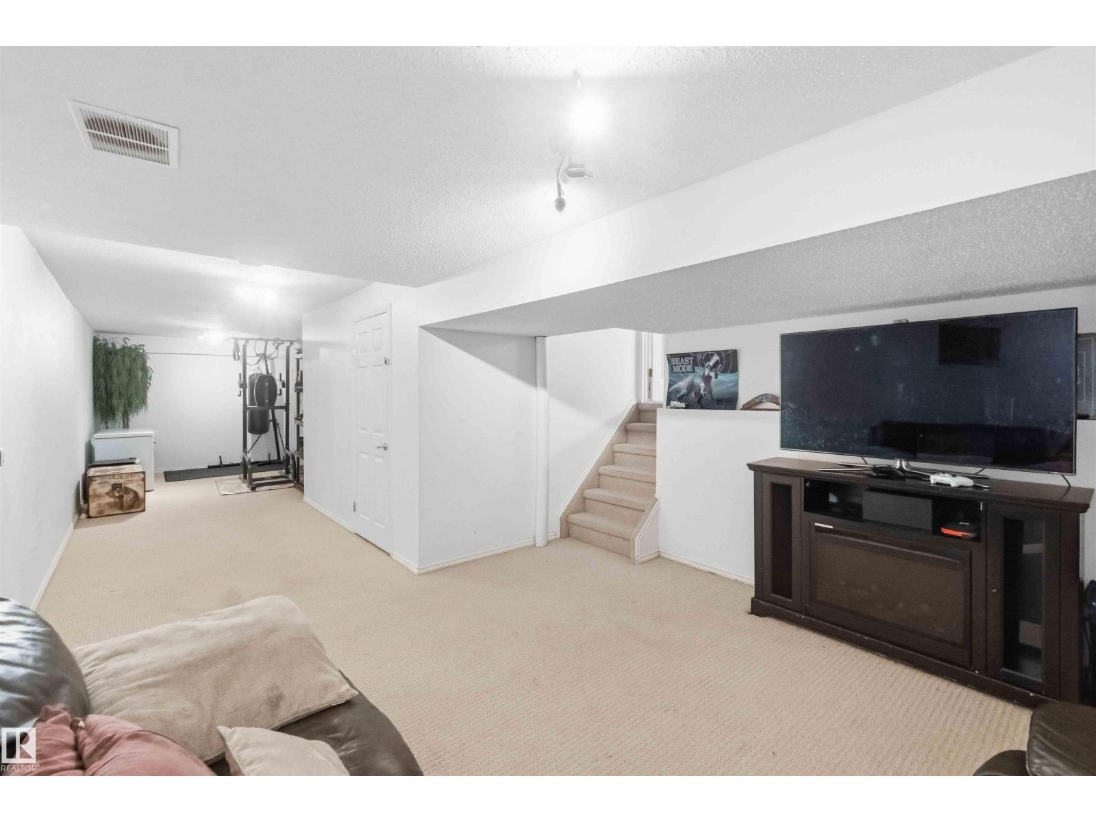 18808 72A AV NW - 50
