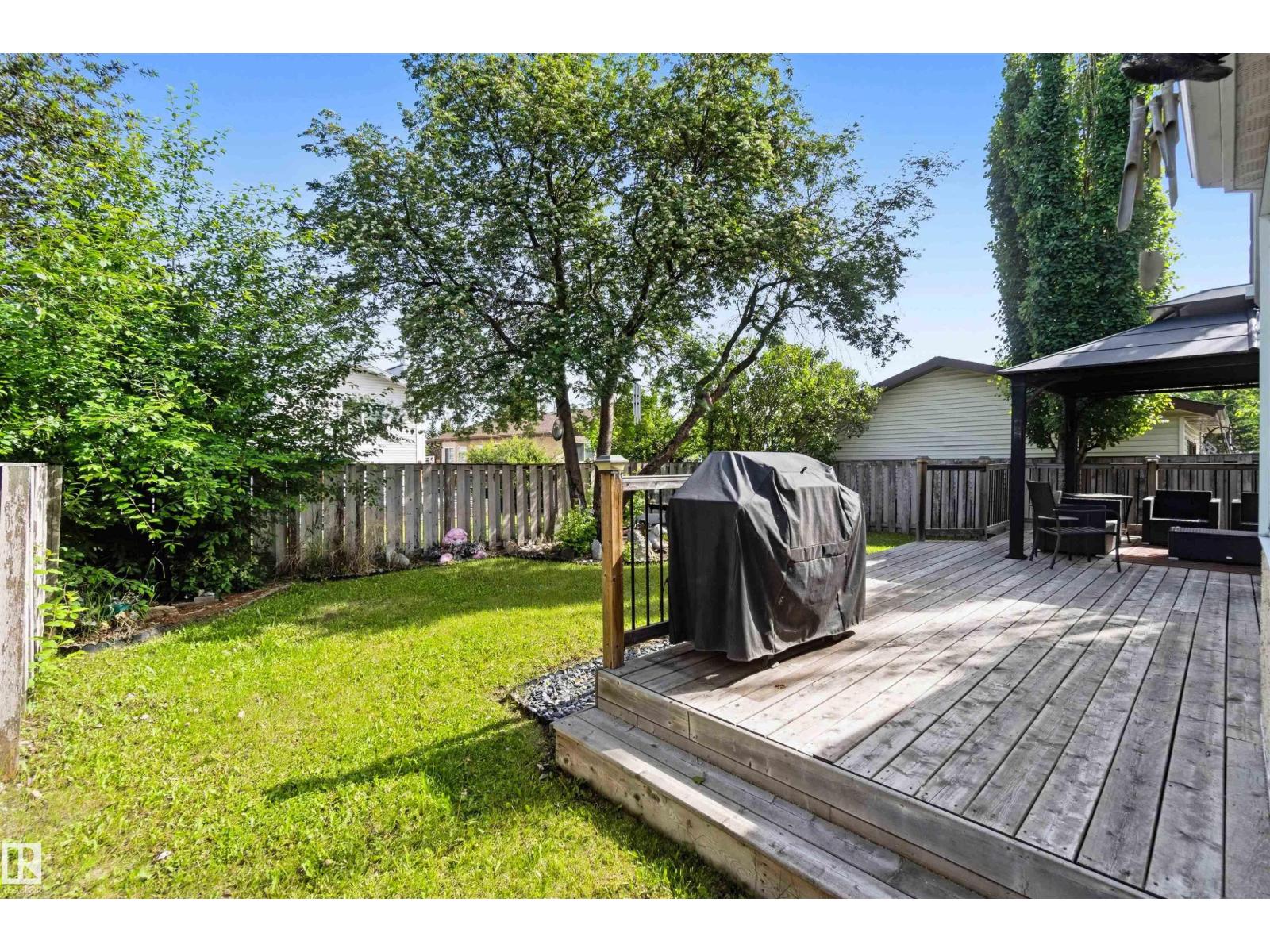 18808 72A AV NW - 56