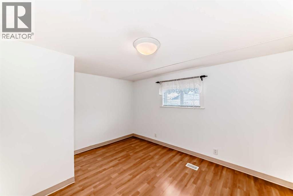 431, 3223 83 Street NW - 18