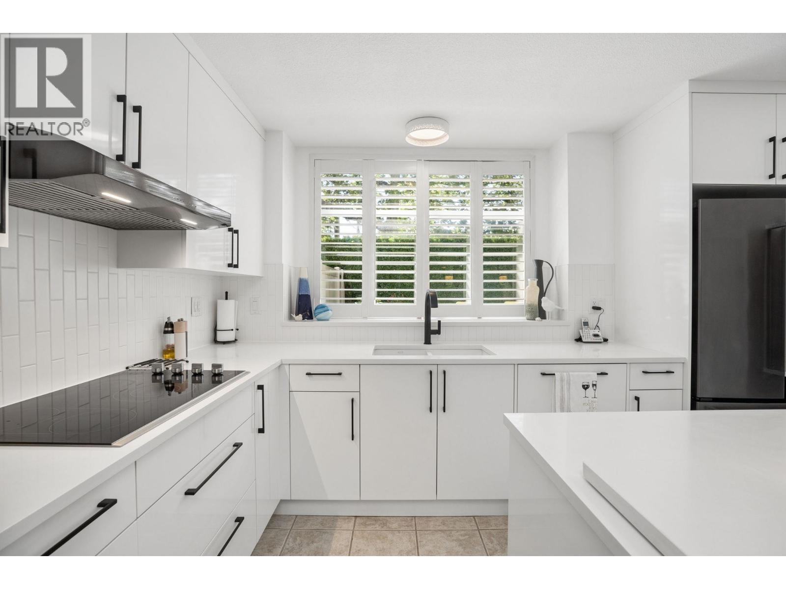 4S 1100 56 STREET, Delta