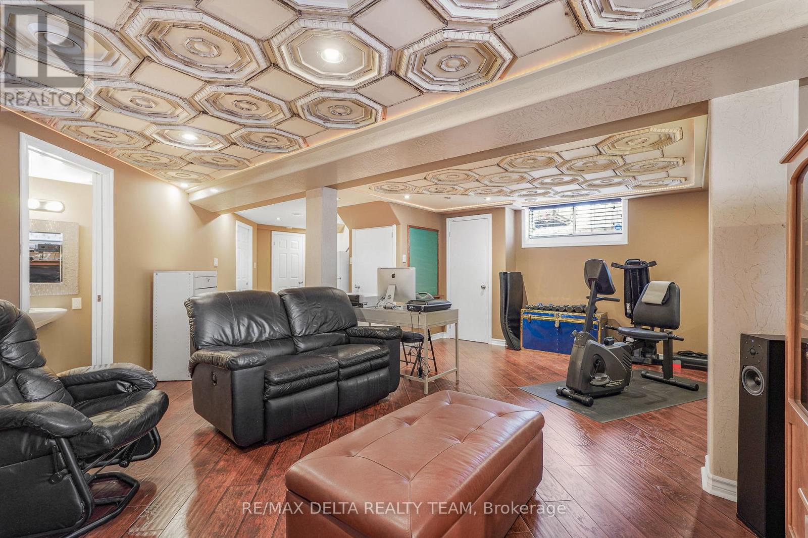 2040 SUNLAND DRIVE - 23