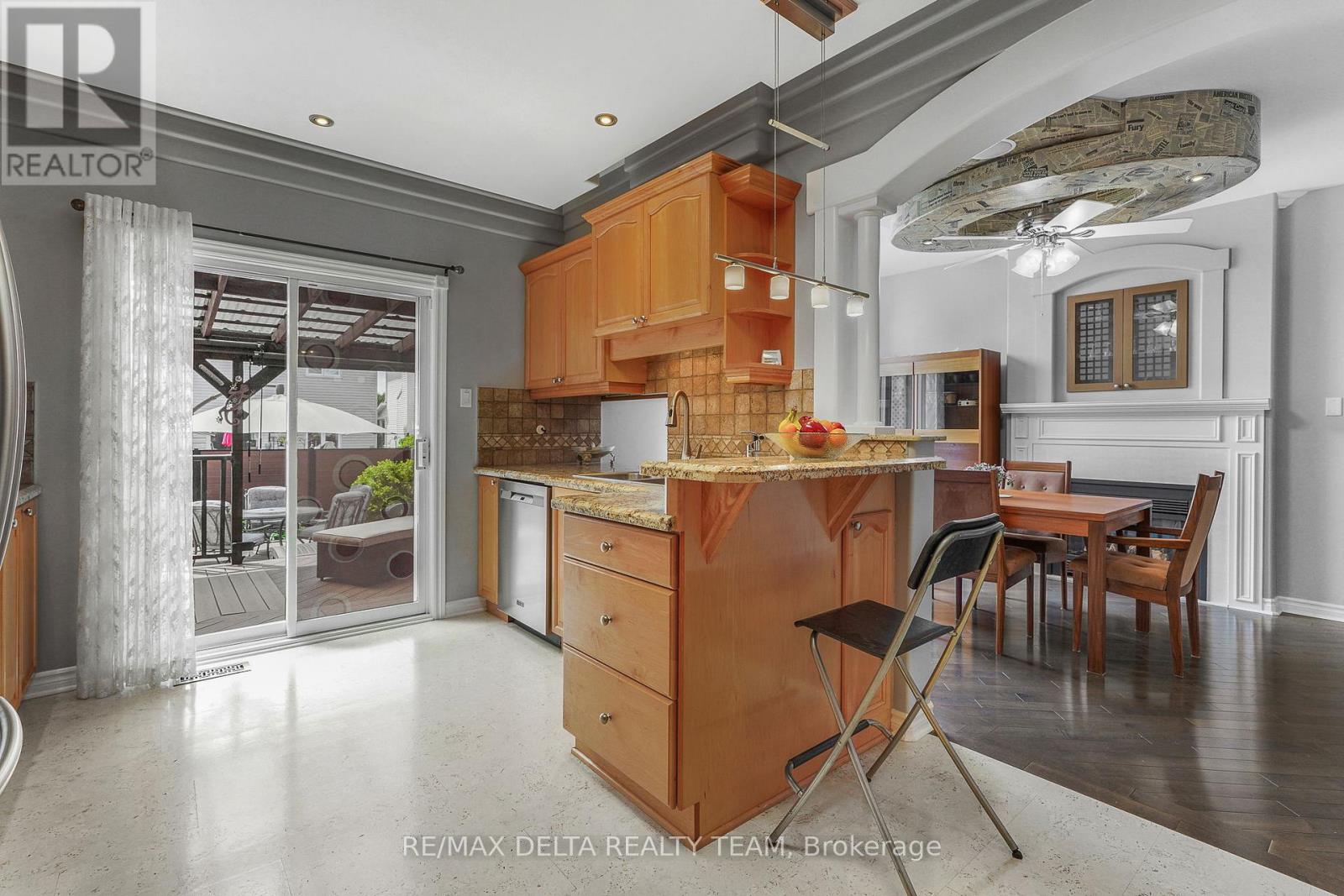 2040 SUNLAND DRIVE - 6