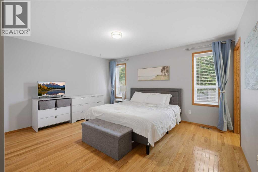 126 Logan Close — photo 19