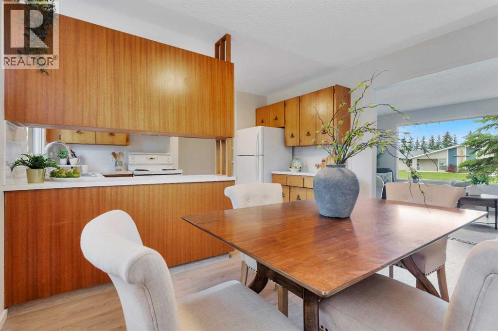 4617 54 Avenue — photo 17