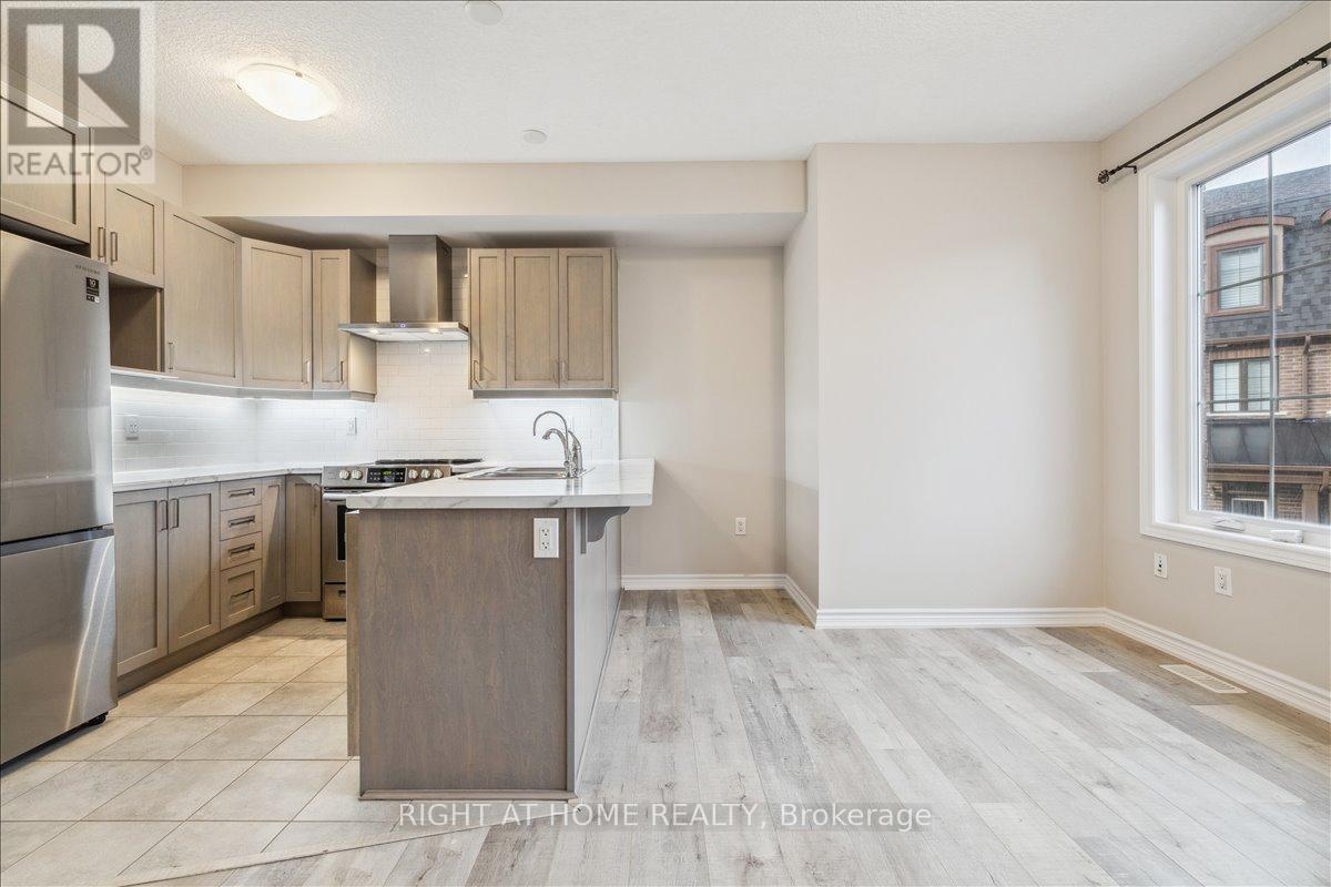 #93 445 ONTARIO STREET S - 13
