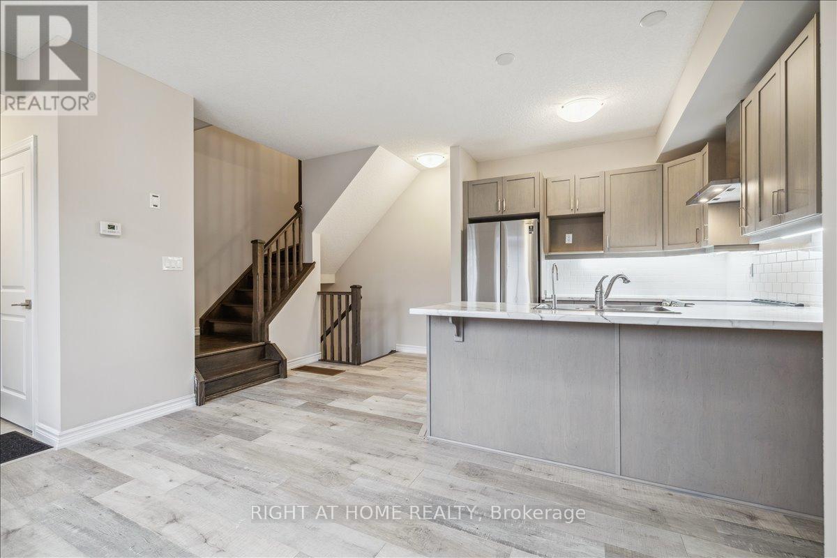 #93 445 ONTARIO STREET S - 12