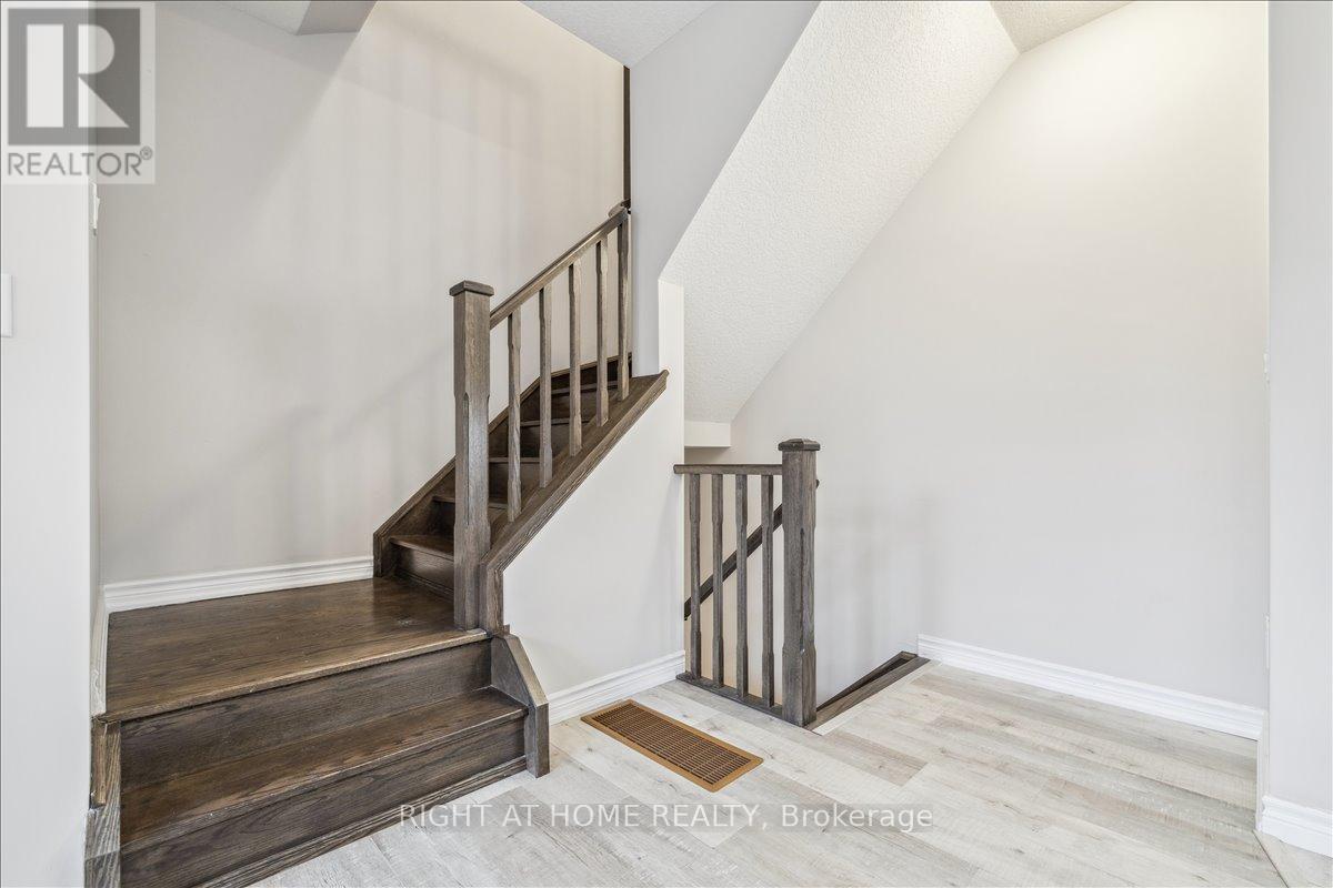 #93 445 ONTARIO STREET S - 17
