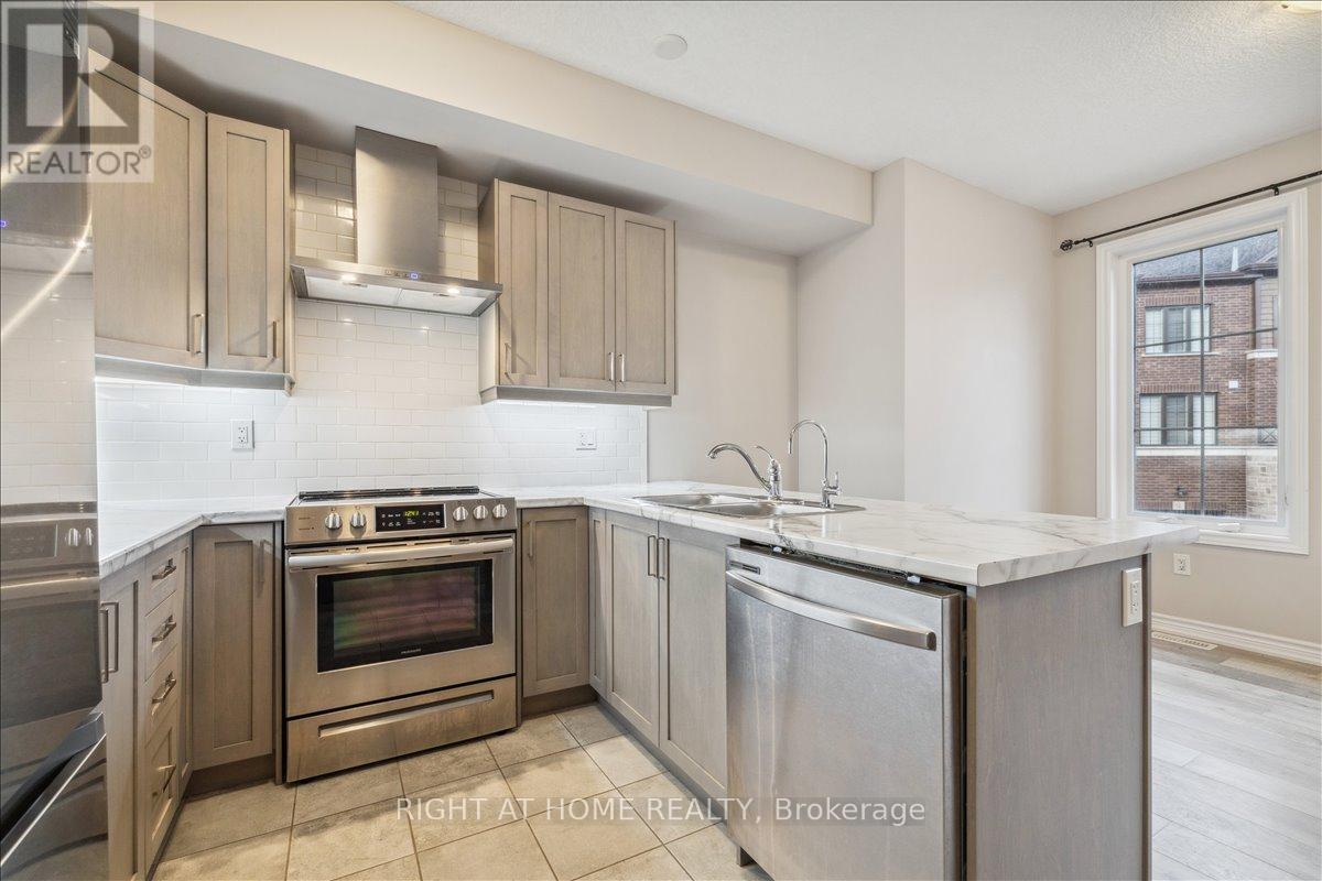 #93 445 ONTARIO STREET S - 16