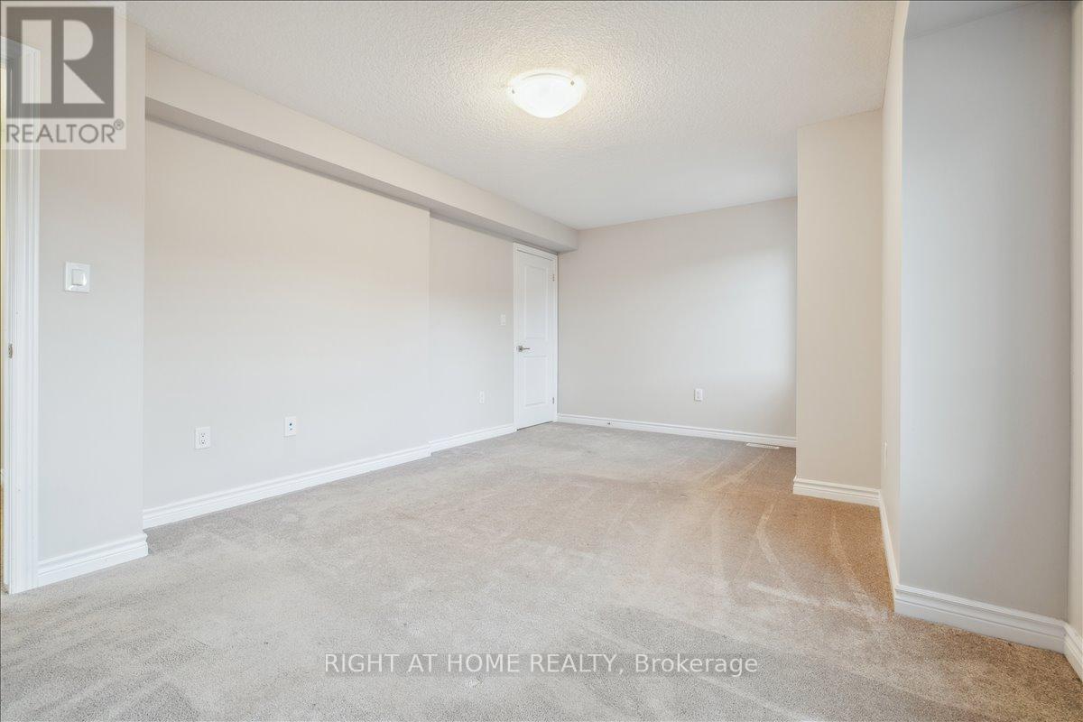#93 445 ONTARIO STREET S - 36