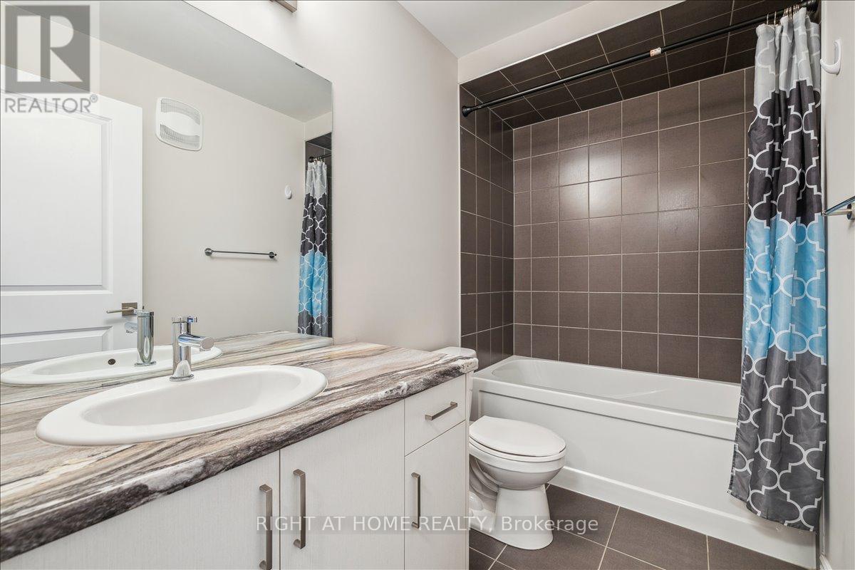 #93 445 ONTARIO STREET S - 26