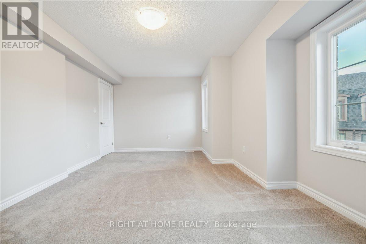 #93 445 ONTARIO STREET S - 35