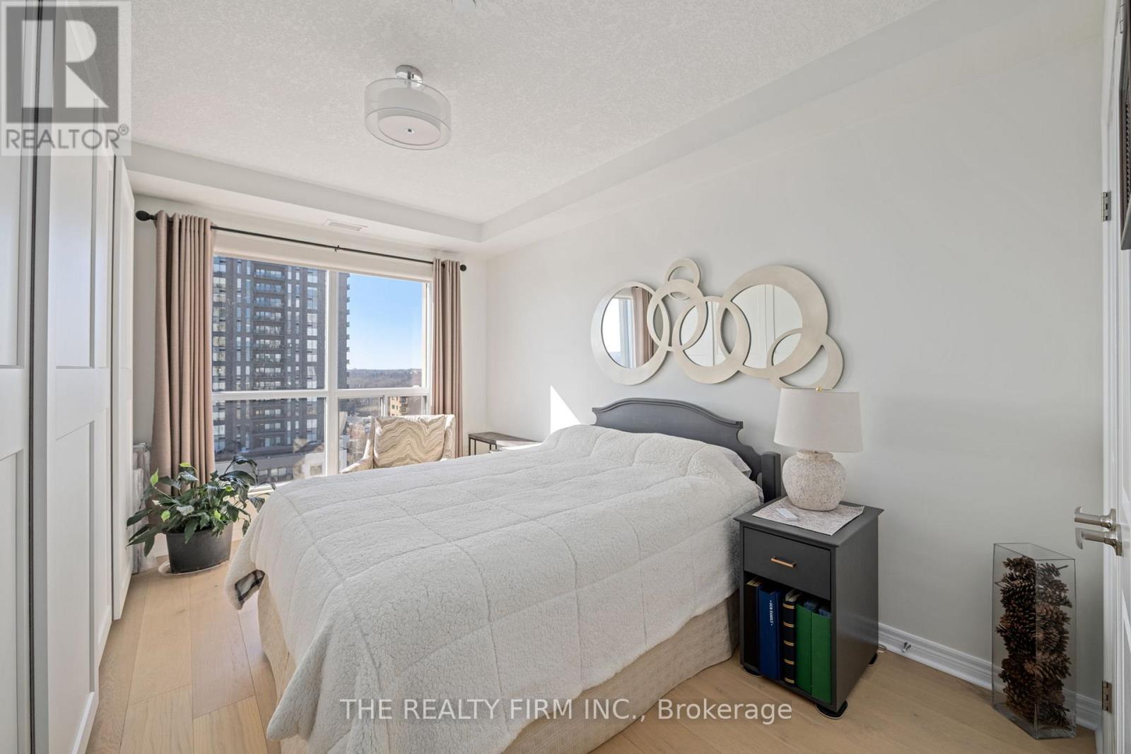 #1708 330 RIDOUT STREET N - 29