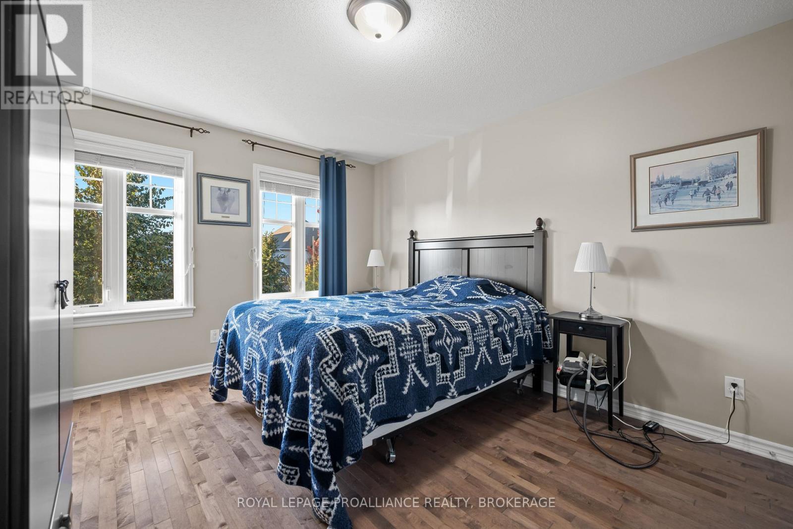 675 FIELDSTONE DRIVE - 26