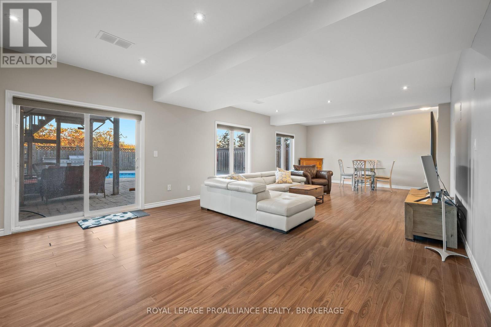 675 FIELDSTONE DRIVE - 35