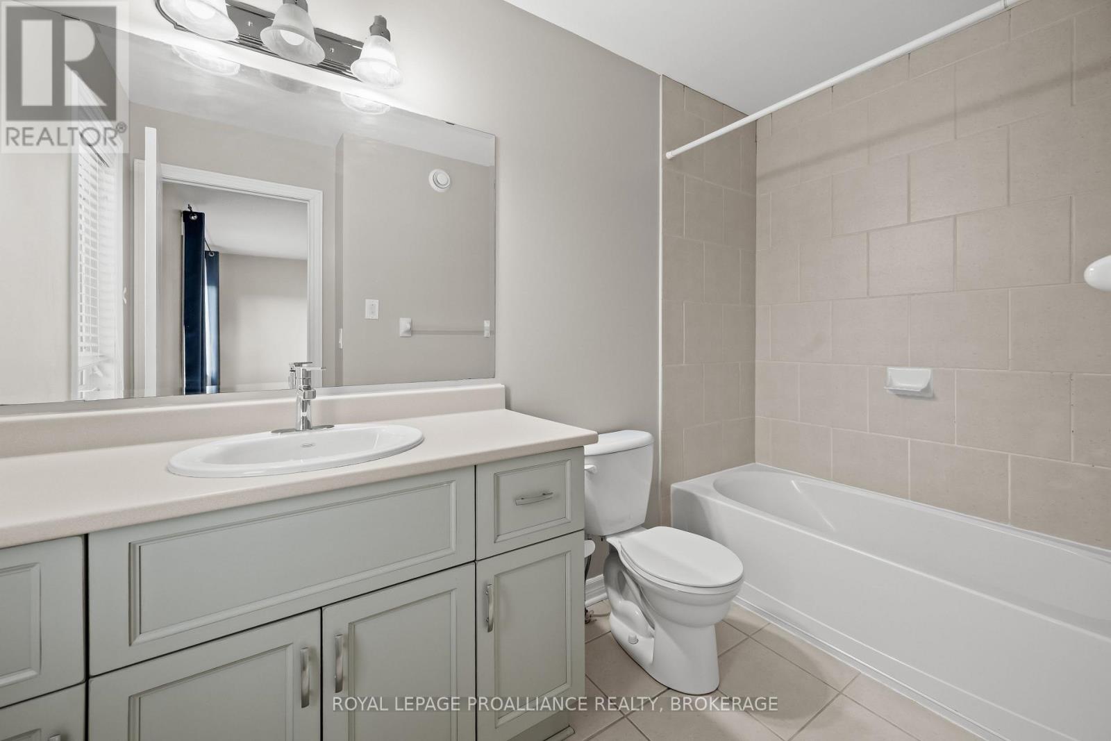675 FIELDSTONE DRIVE - 33