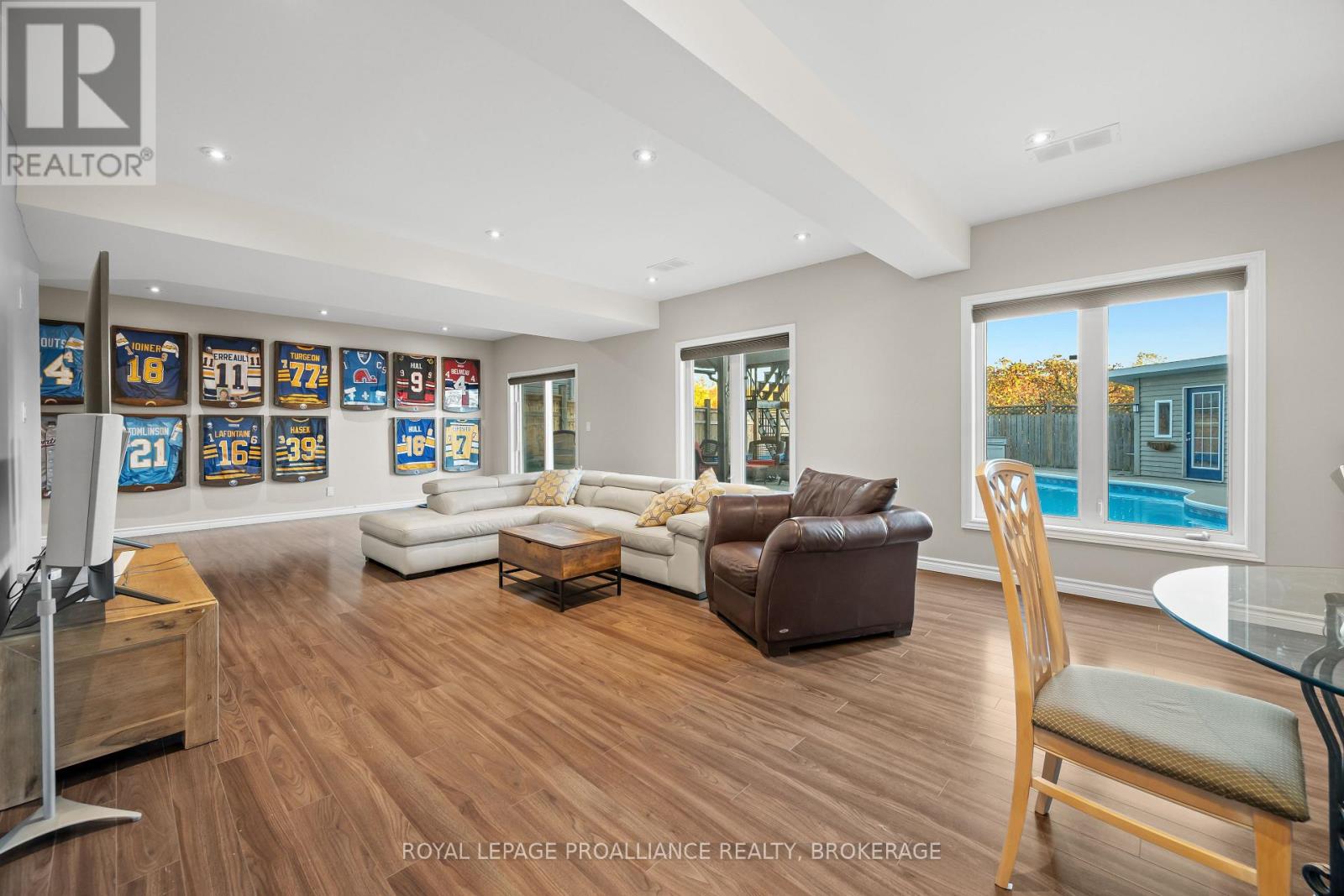 675 FIELDSTONE DRIVE - 37