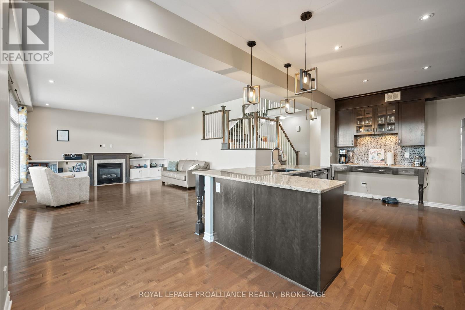 675 FIELDSTONE DRIVE - 10