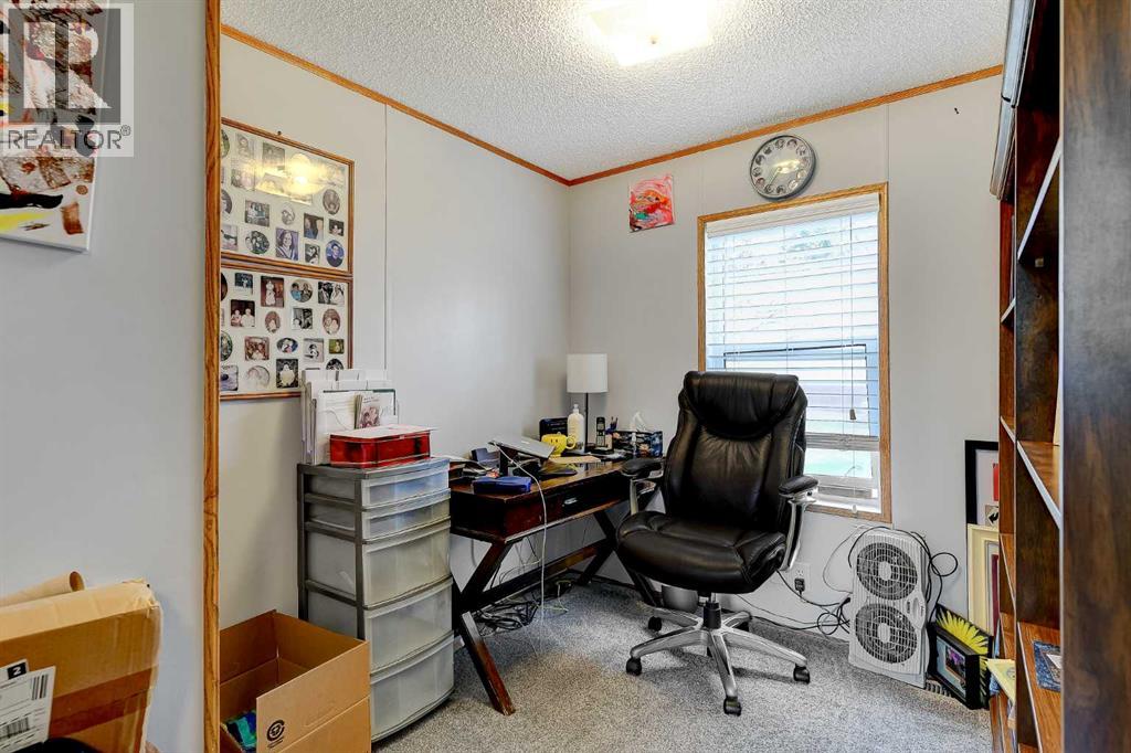 10301 99 Avenue - 12
