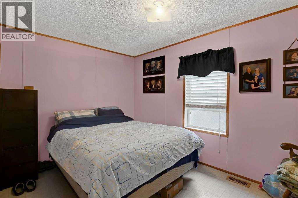 10301 99 Avenue - 15