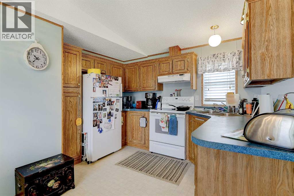 10301 99 Avenue - 5