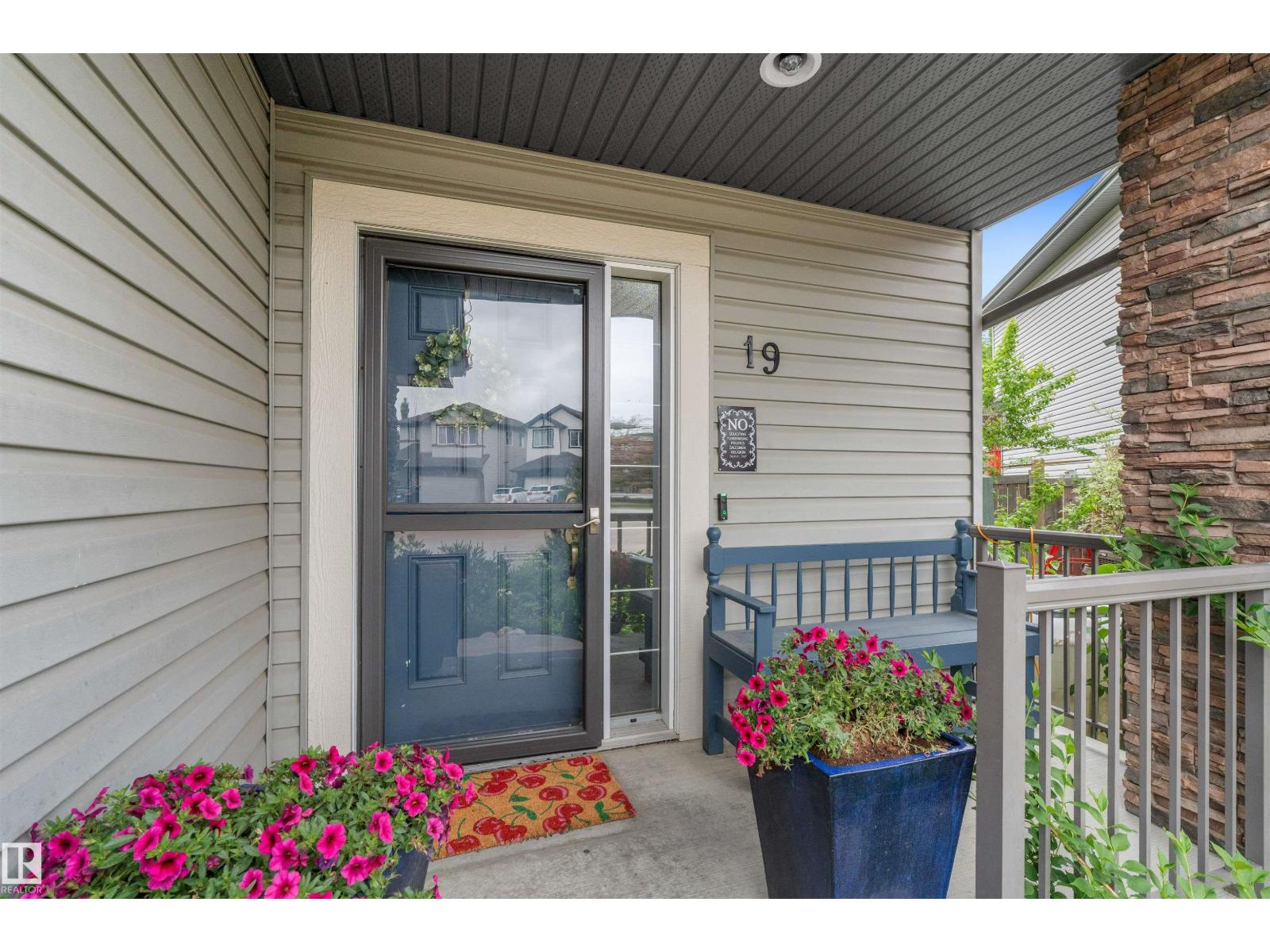 19 VICTOR CO — photo 8