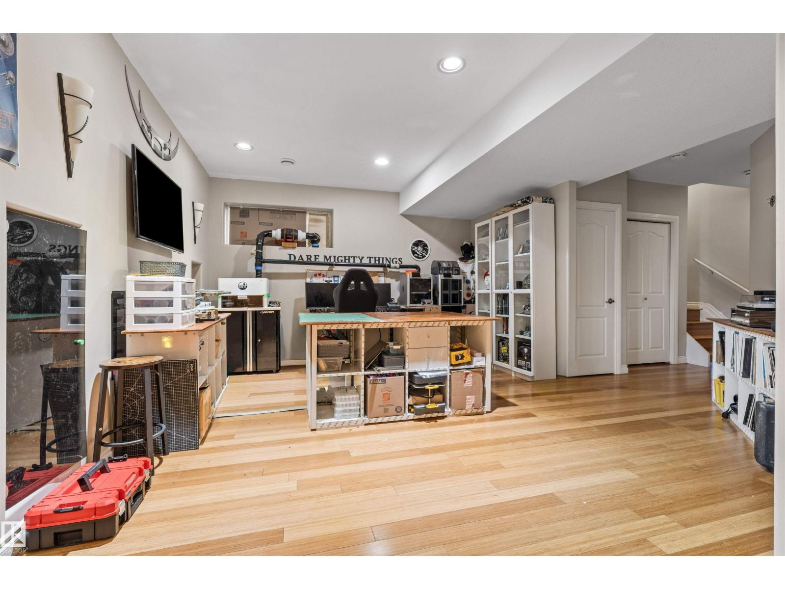 19 VICTOR CO — photo 46