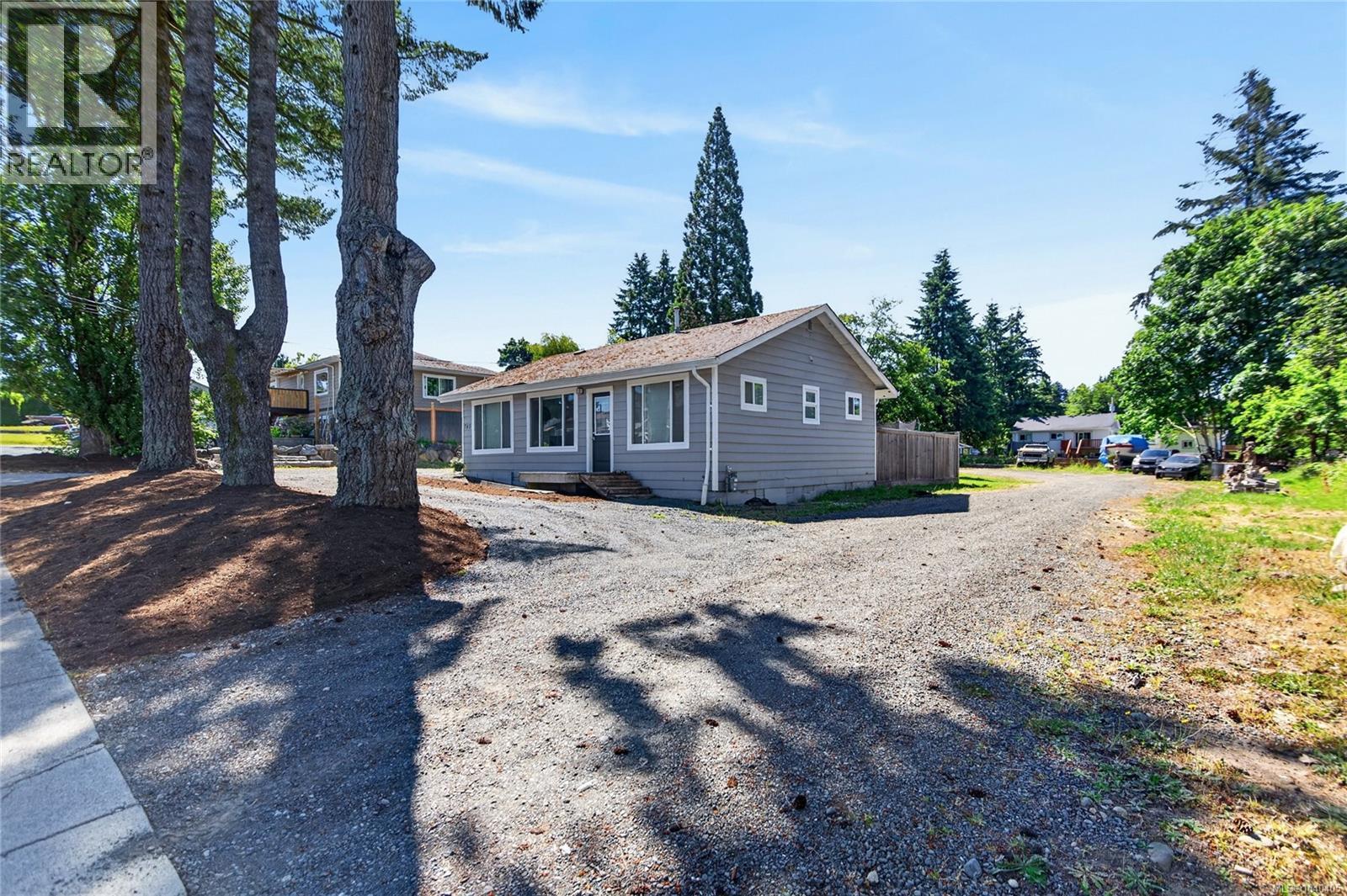 745 Evergreen Rd - 28