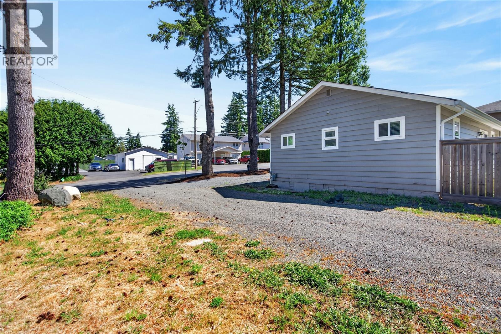 745 Evergreen Rd - 32