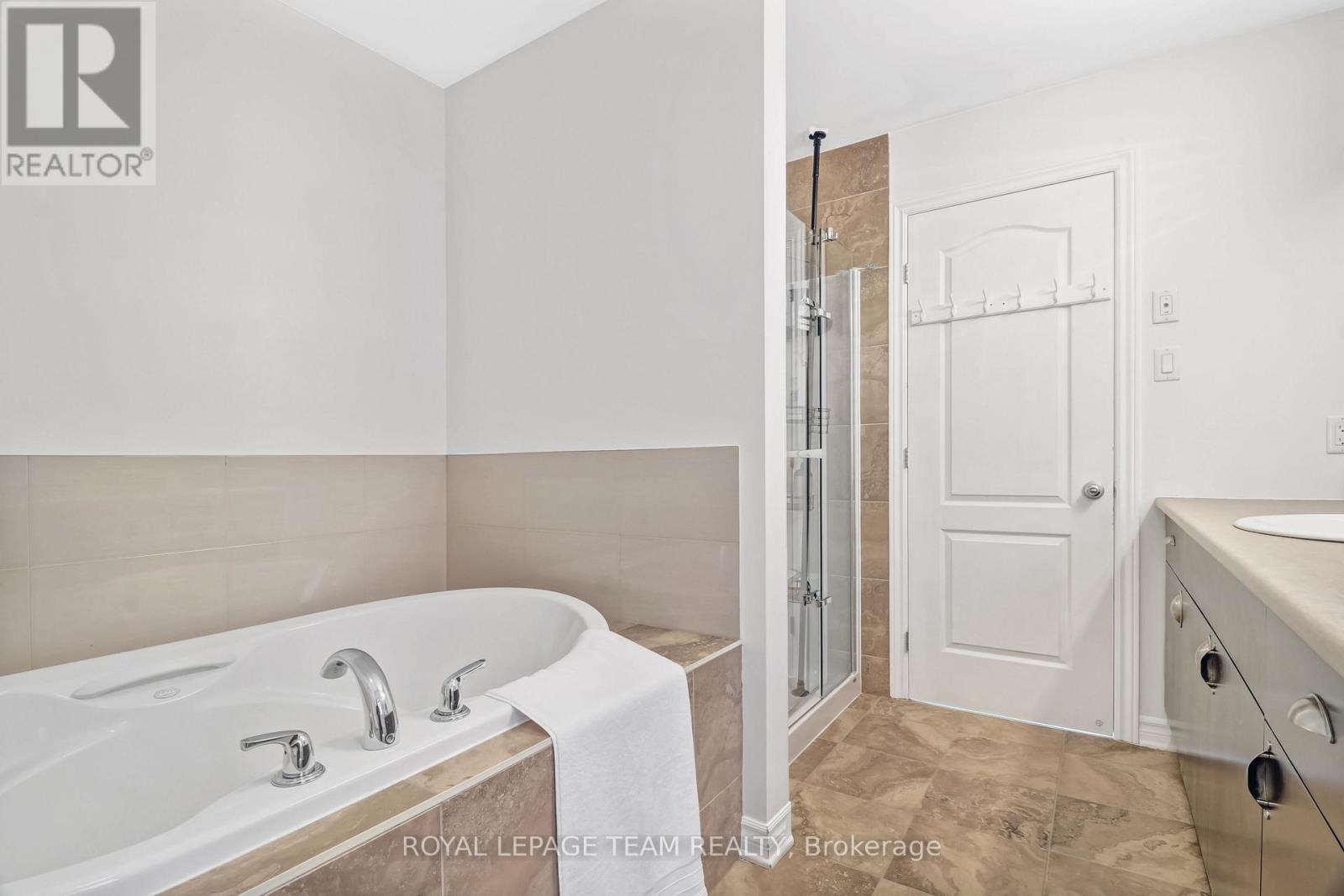 2477 REGATTA AVENUE - 15