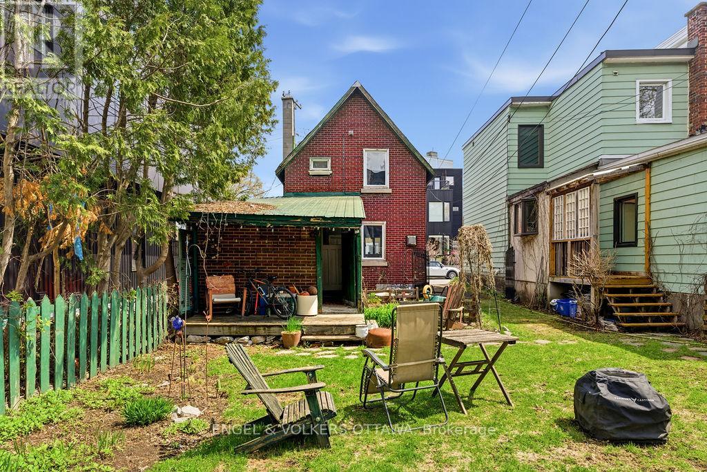 2 Bed, 1 Bath House for Sale in Ottawa – 86 PINHEY STREET, Ottawa – MLS# X13451986 - Image 16