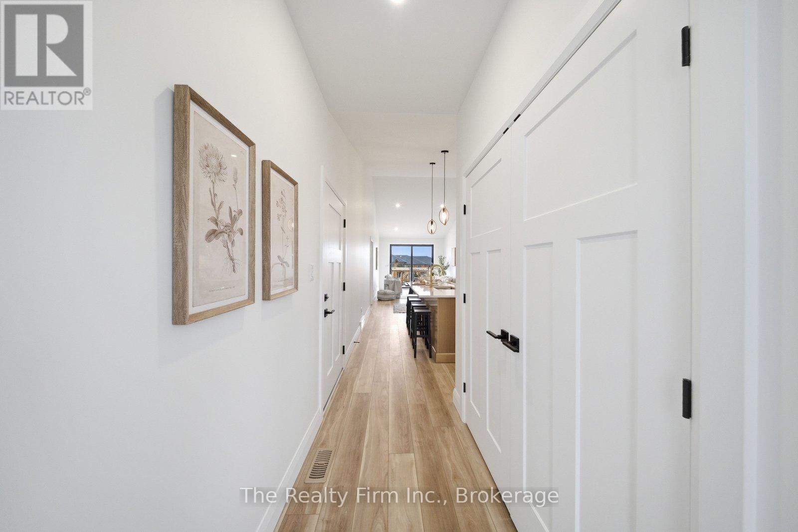 483 GILLESPIE STREET - 4