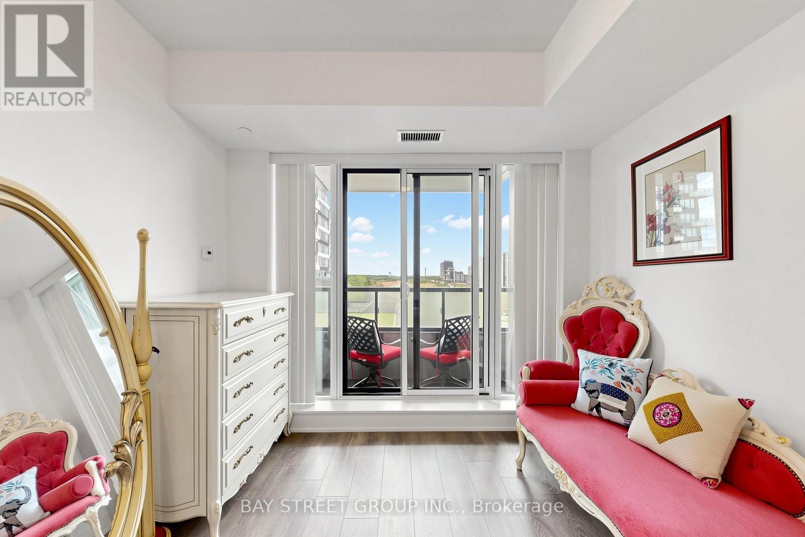 #725 2485 TAUNTON ROAD - 11