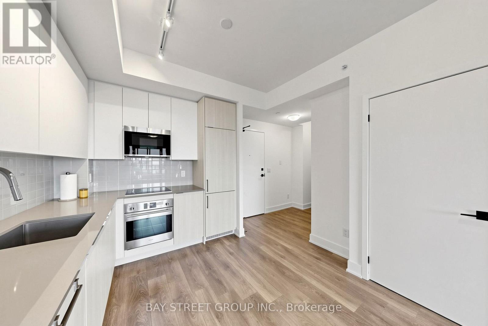 #725 2485 TAUNTON ROAD - 18