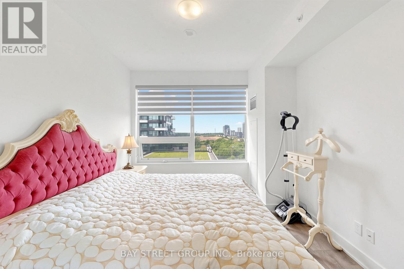 #725 2485 TAUNTON ROAD - 21