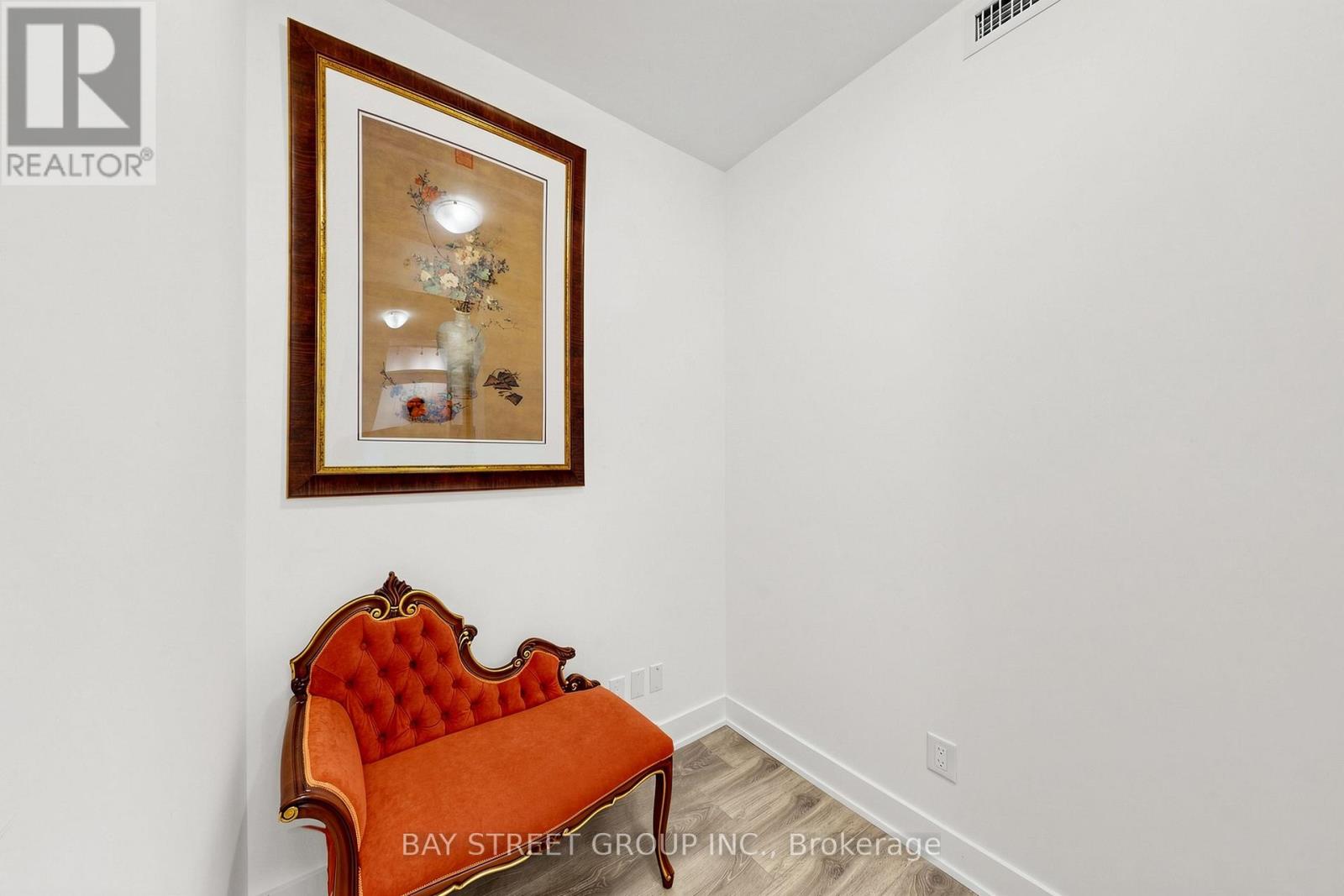 #725 2485 TAUNTON ROAD - 26