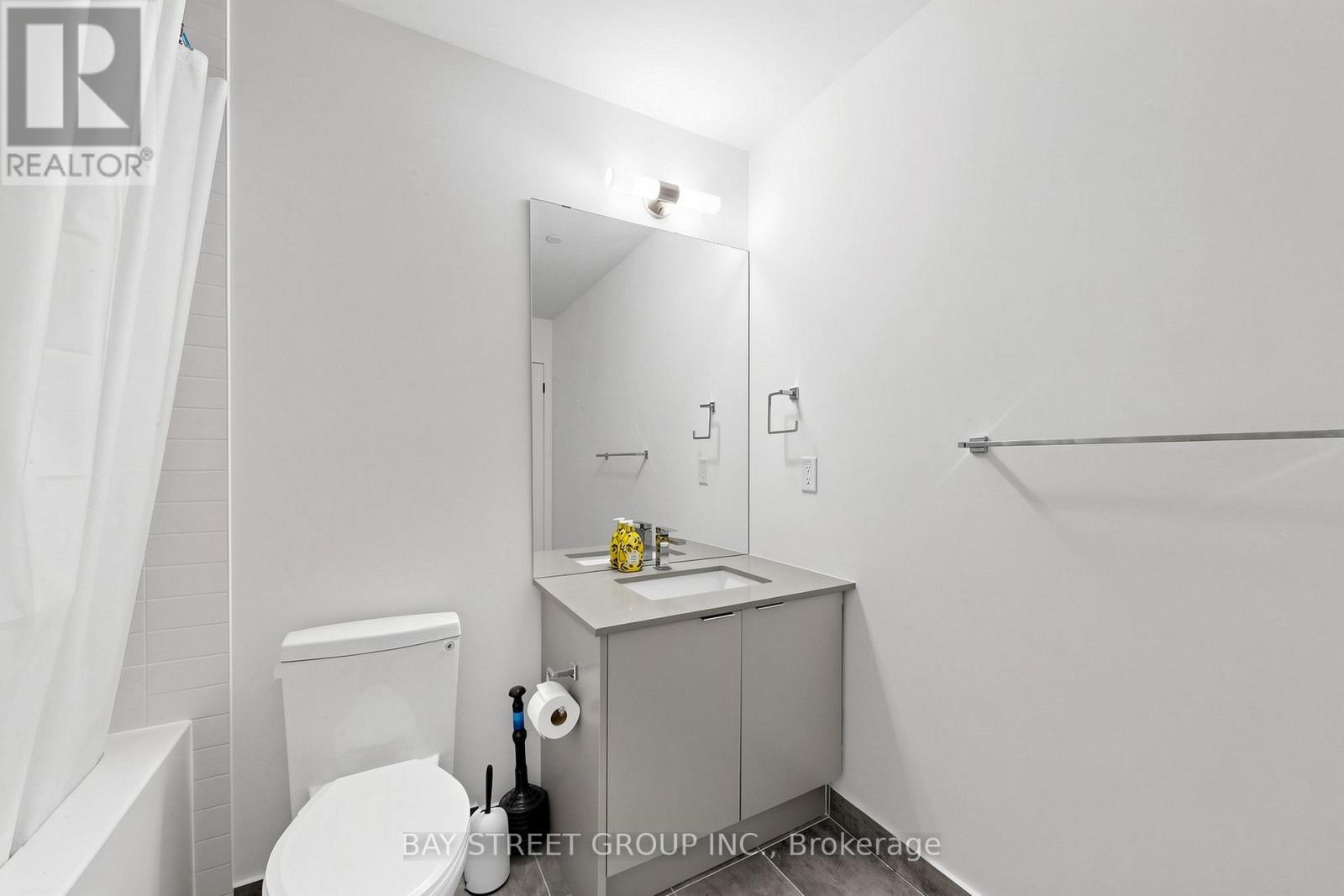 #725 2485 TAUNTON ROAD - 29