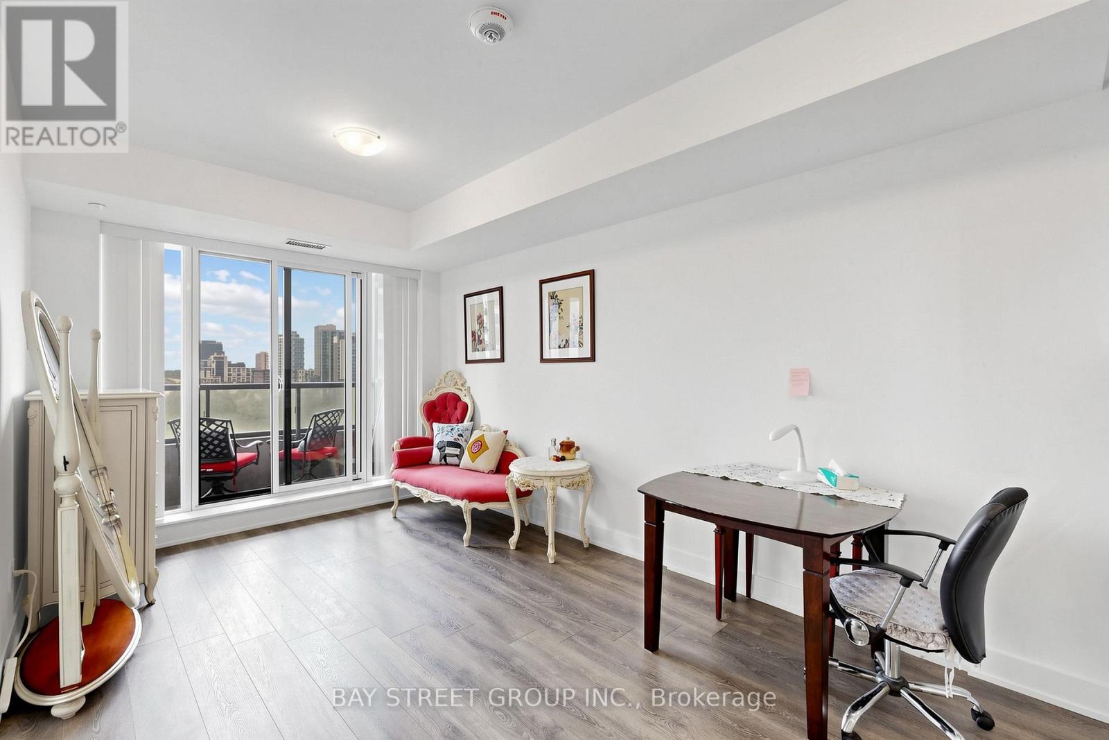 #725 2485 TAUNTON ROAD - 8