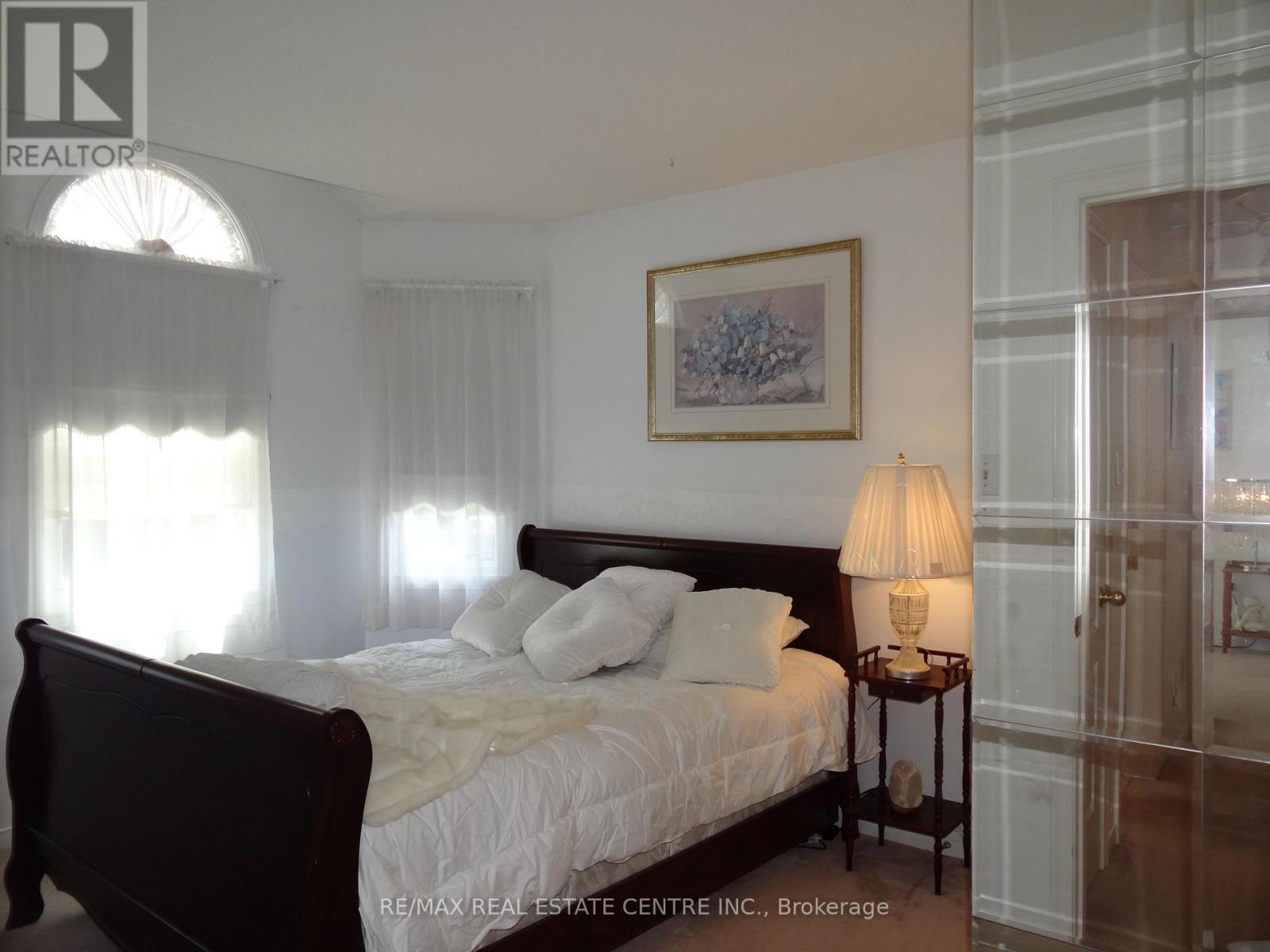 42 DAVIS CRESCENT - 19