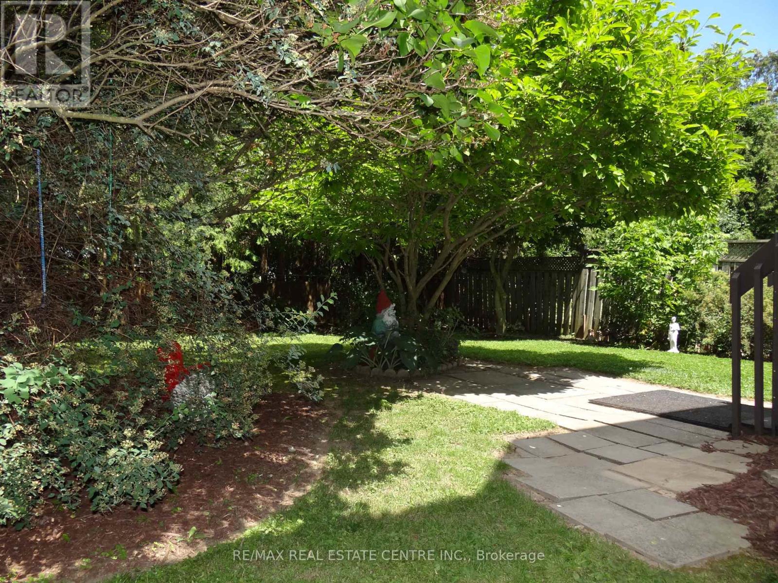 42 DAVIS CRESCENT - 24