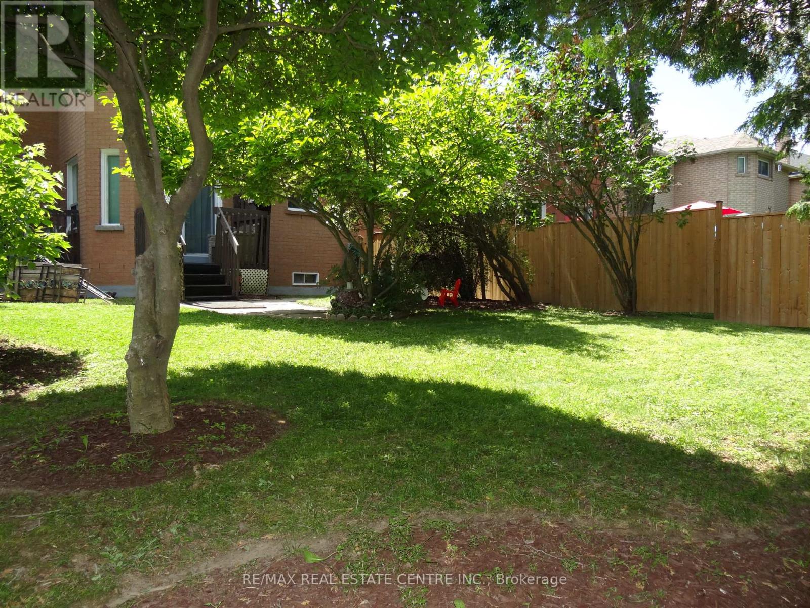 42 DAVIS CRESCENT - 26