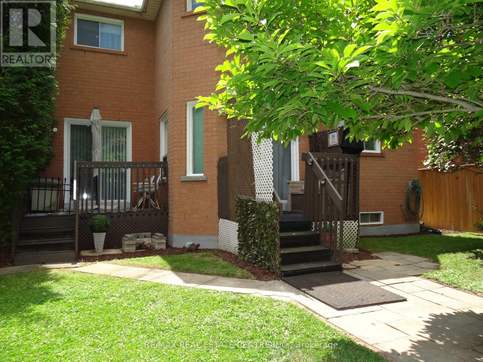 42 DAVIS CRESCENT - 29