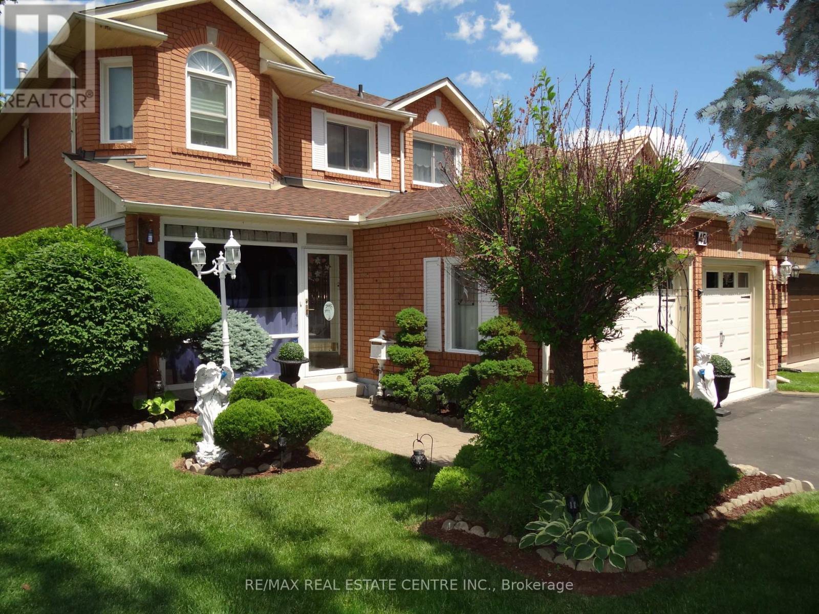 42 DAVIS CRESCENT - 3