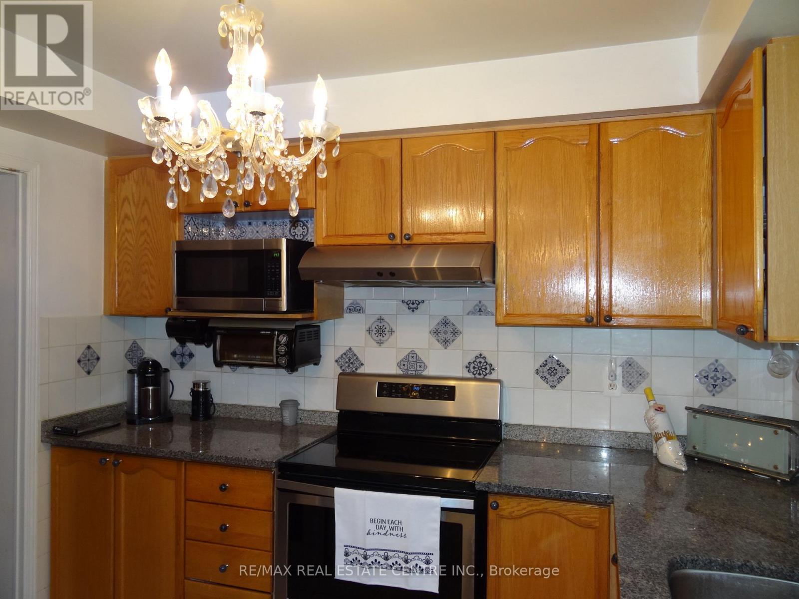 42 DAVIS CRESCENT - 5