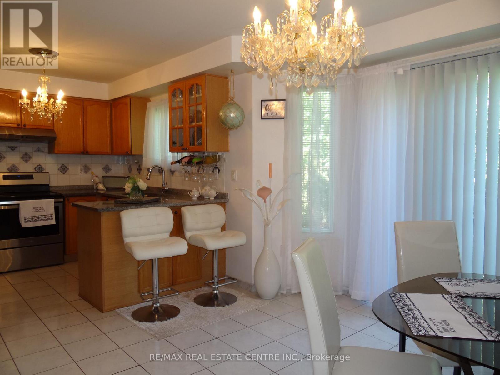 42 DAVIS CRESCENT - 6